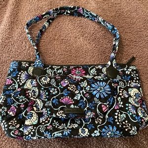 Gently used Vera Bradley Shoulder Bag 💙